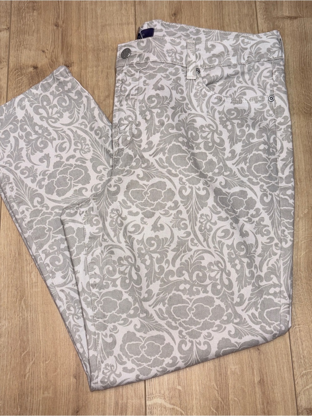 NYDJ LOFT Gray and Cream Floral-Print Skinny Jeans